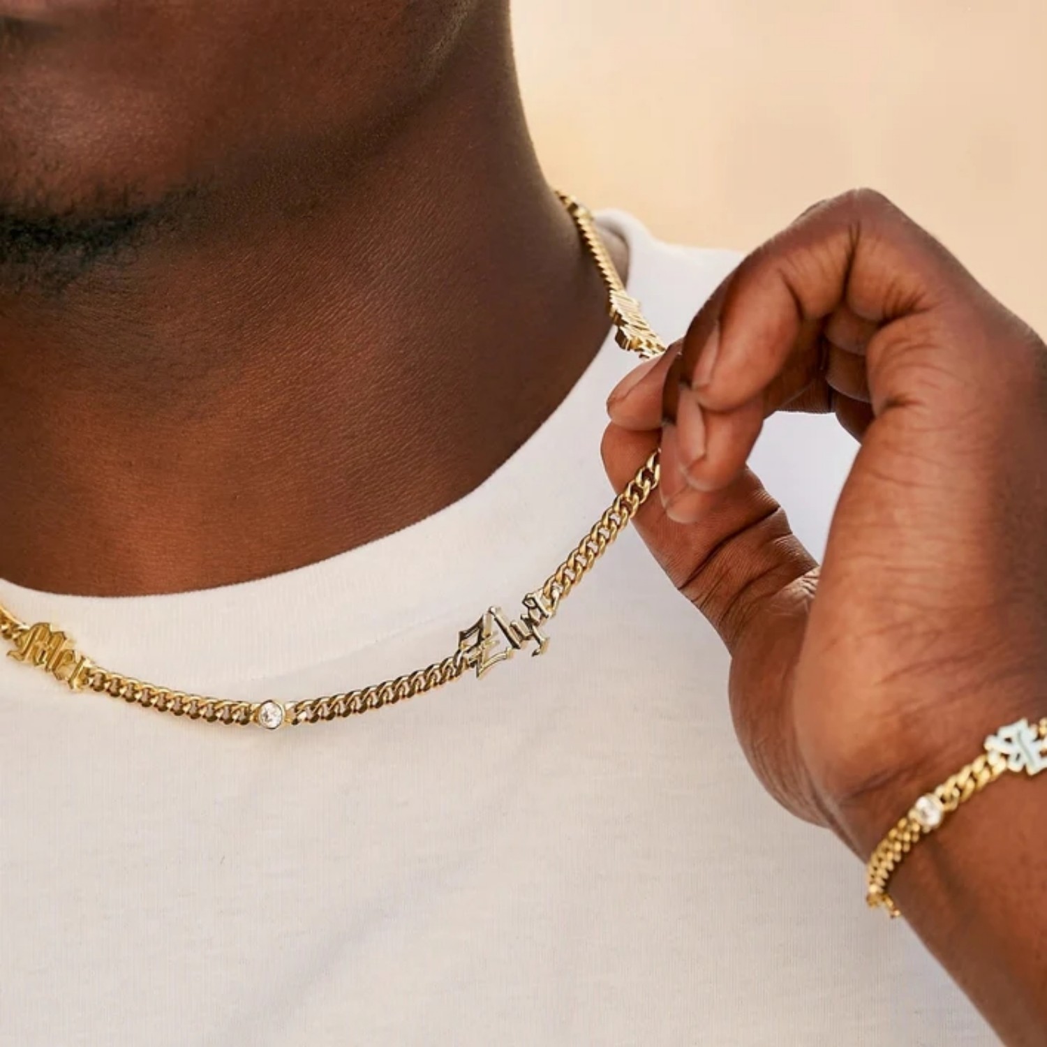 Collar con Nombre en Inglés An - Cuban Link Chain 12Mm reseña y precio